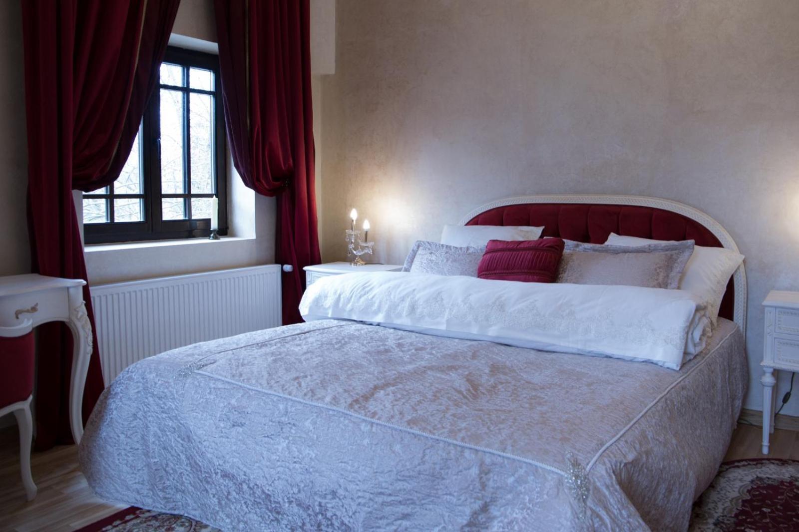 Hotel Boutique Vila Lakastel Sinaia Eksteriør bilde