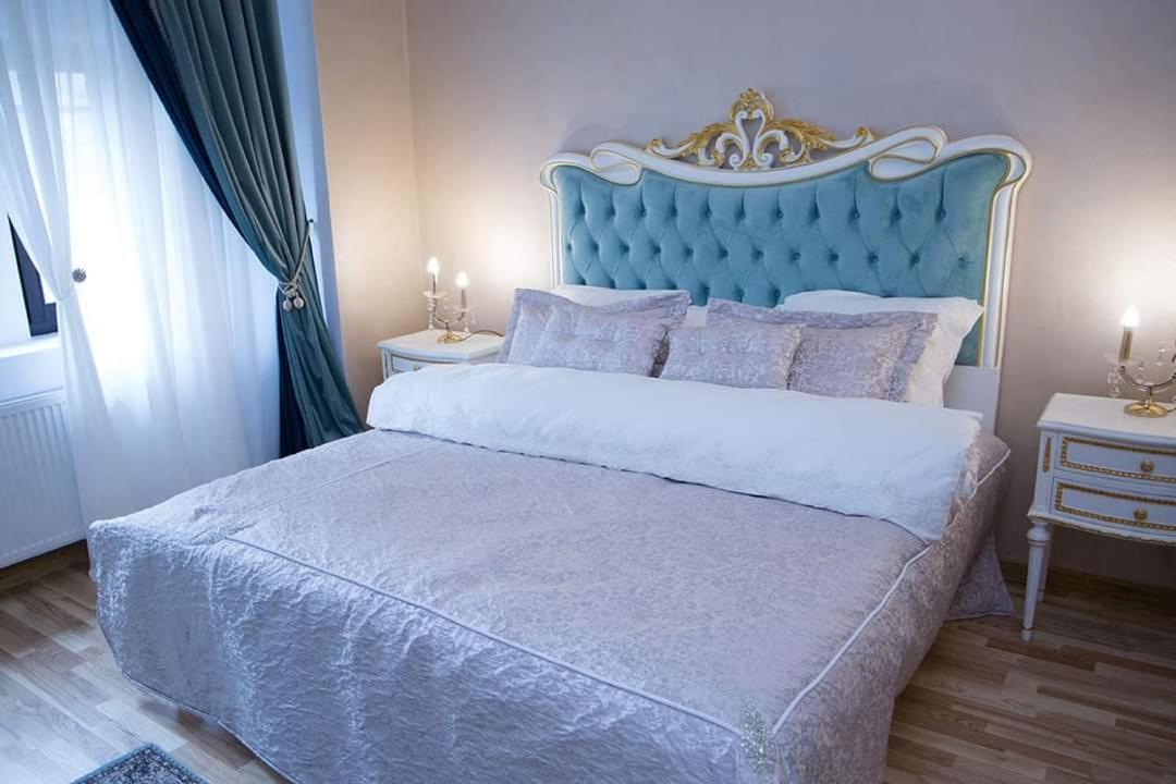 Hotel Boutique Vila Lakastel Sinaia Eksteriør bilde
