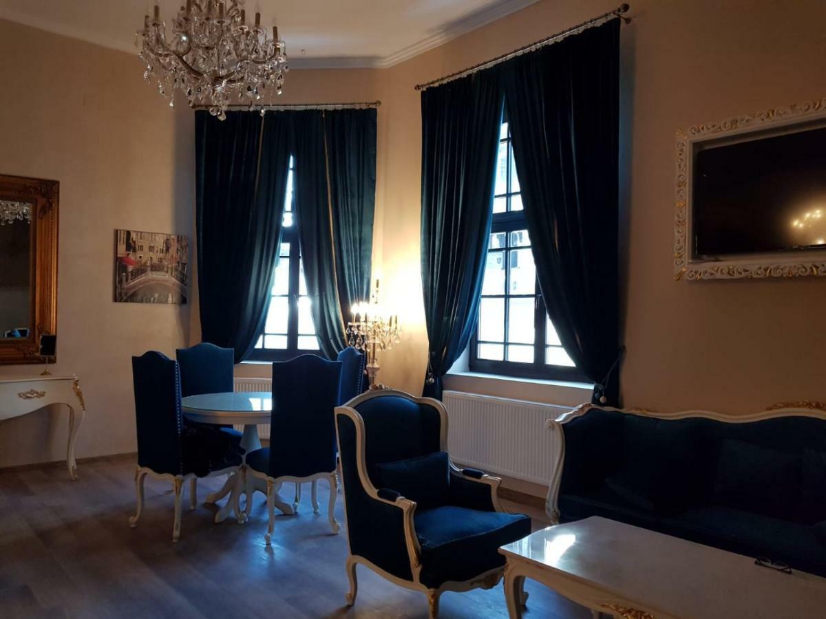 Hotel Boutique Vila Lakastel Sinaia Eksteriør bilde