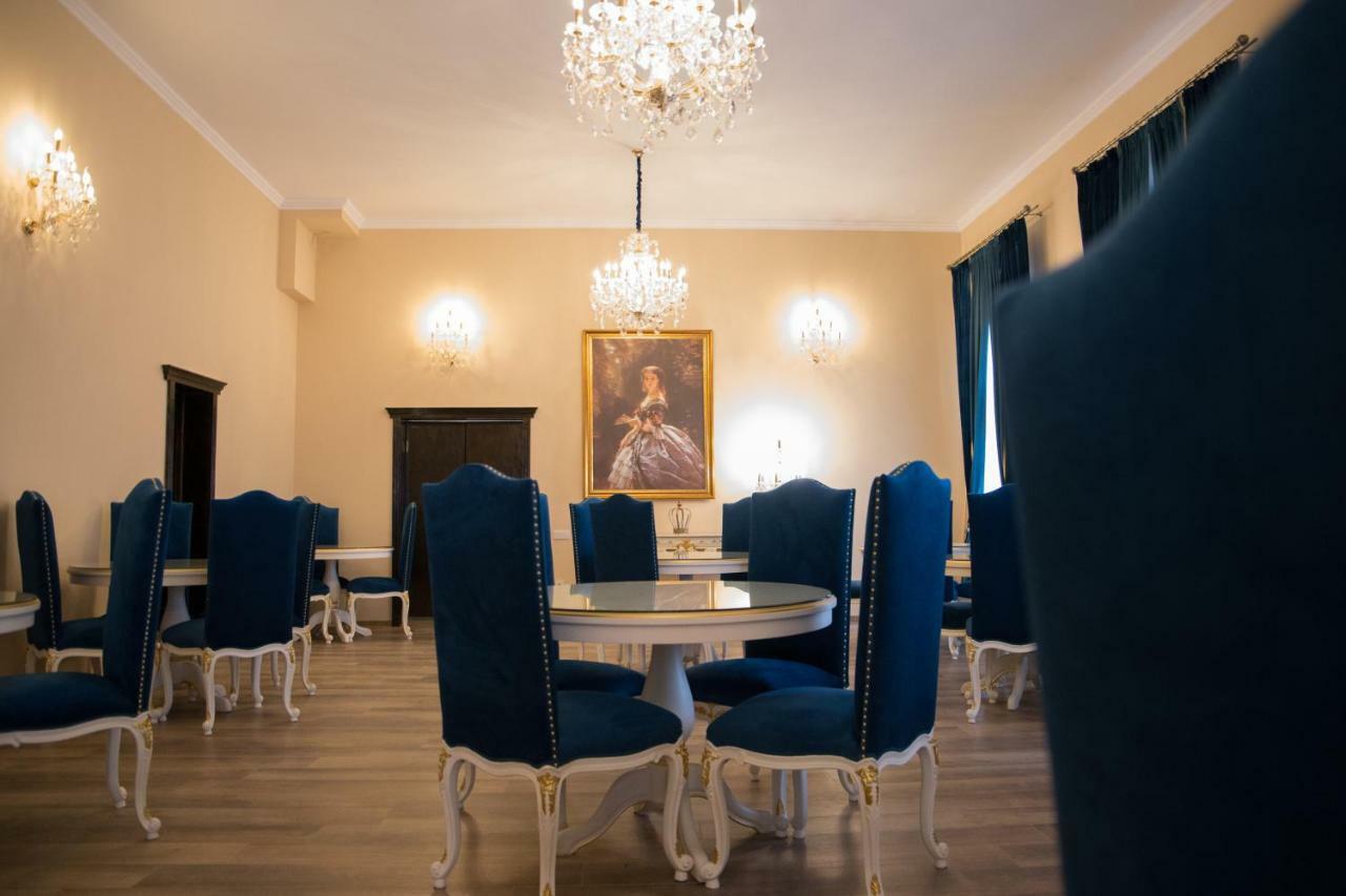 Hotel Boutique Vila Lakastel Sinaia Eksteriør bilde