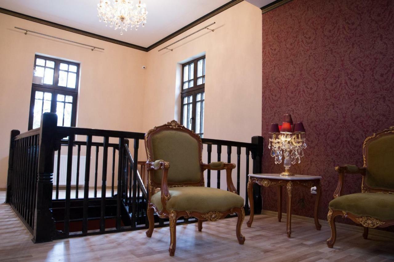 Hotel Boutique Vila Lakastel Sinaia Eksteriør bilde