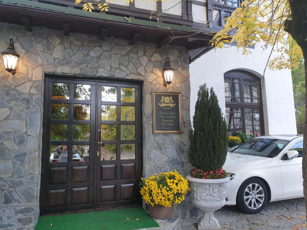 Hotel Boutique Vila Lakastel Sinaia Eksteriør bilde