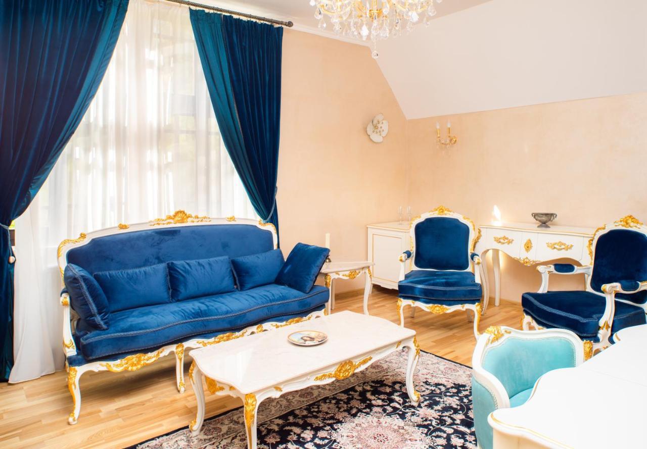 Hotel Boutique Vila Lakastel Sinaia Eksteriør bilde