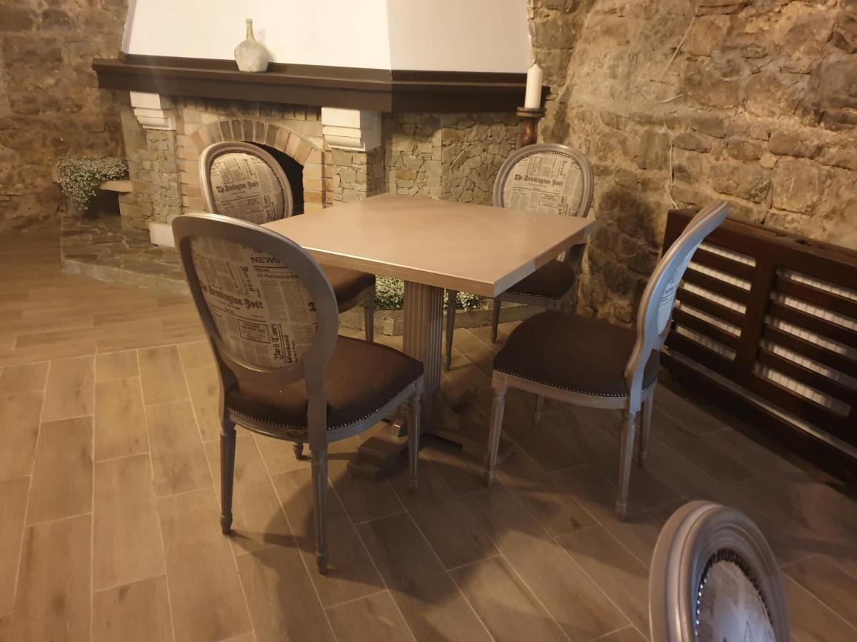 Hotel Boutique Vila Lakastel Sinaia Eksteriør bilde